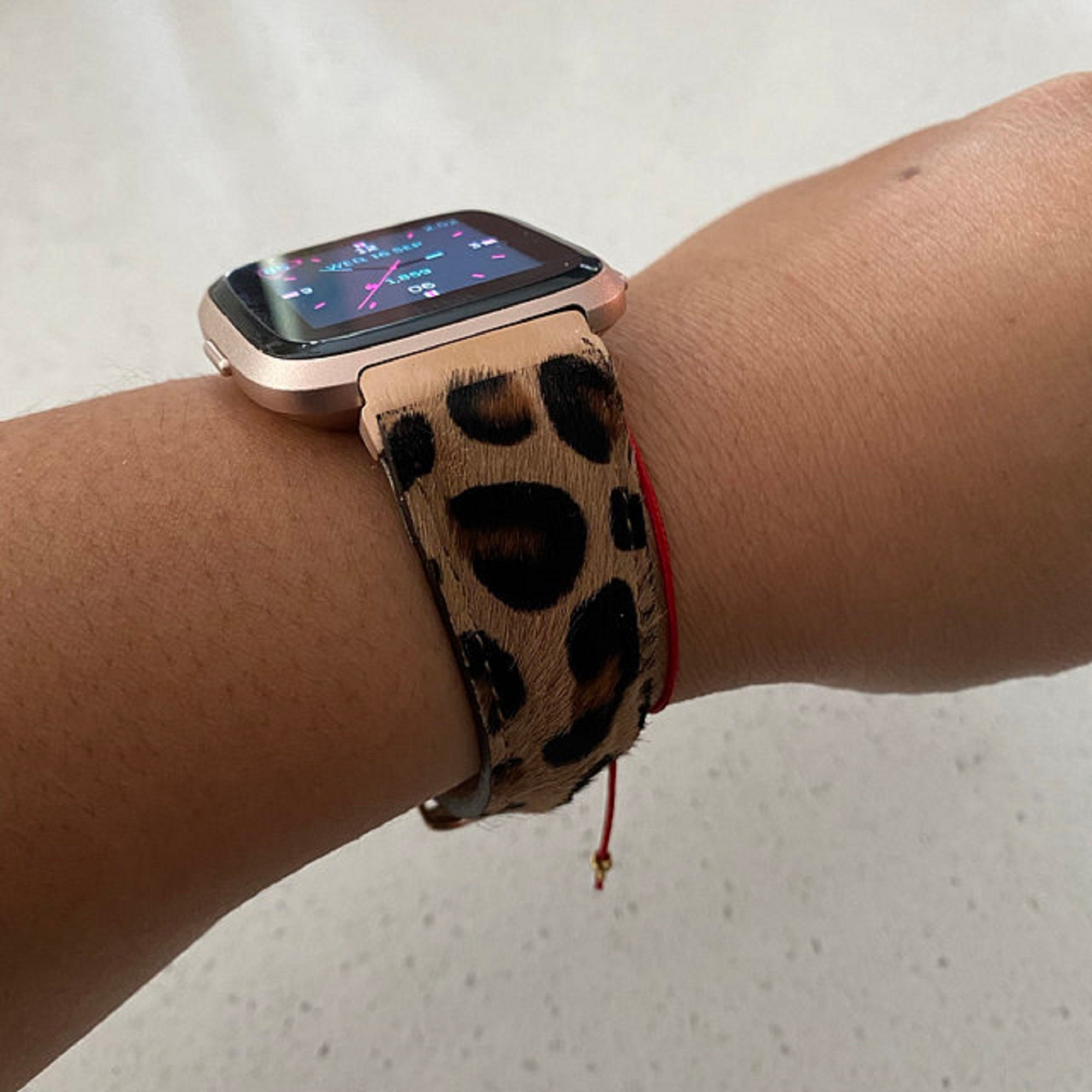 fitbit versa leopard band