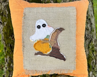 Cojín de fantasma de Halloween: Edredón vintage, cojín decorativo con sombrero de bruja de granja, encantador para el otoño.