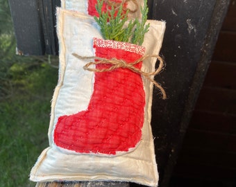 Pillow antique quilt primitive cottage Christmas stocking pocket bowl filler, OOAK upcycled rustic festive worn quilt, holiday cupboard tuck