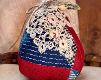 Vintage Quilt Pear Decor: Patriotic Farmhouse Bowl Filler (8&quot;)
