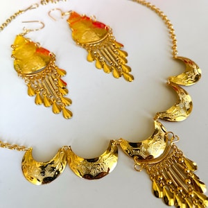 Set of Earrings and Necklace, Inka earrings, Long Golden Peruvian Earrings.