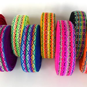3 cm breites Band. Ethnisches Band gewebtes Zierband 3,8 cm