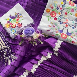 Marinera Norteña MÉDIUM Purple. Trajes típicos del Peru. Typical Peruvian Costume.