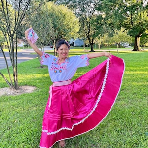 Traje Típico Junior talla 10 Fucsia Traje de danza peruana "Marinera Norteña" para niñas