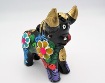 Pucara Bull 3.5&quot; tall/Peruvian ceramic Hand-painted Pucara Bull / Torito de Pucara