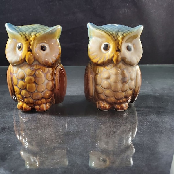 Super cute owl salt and pepper shakers No chips or cracks 2.75" tall