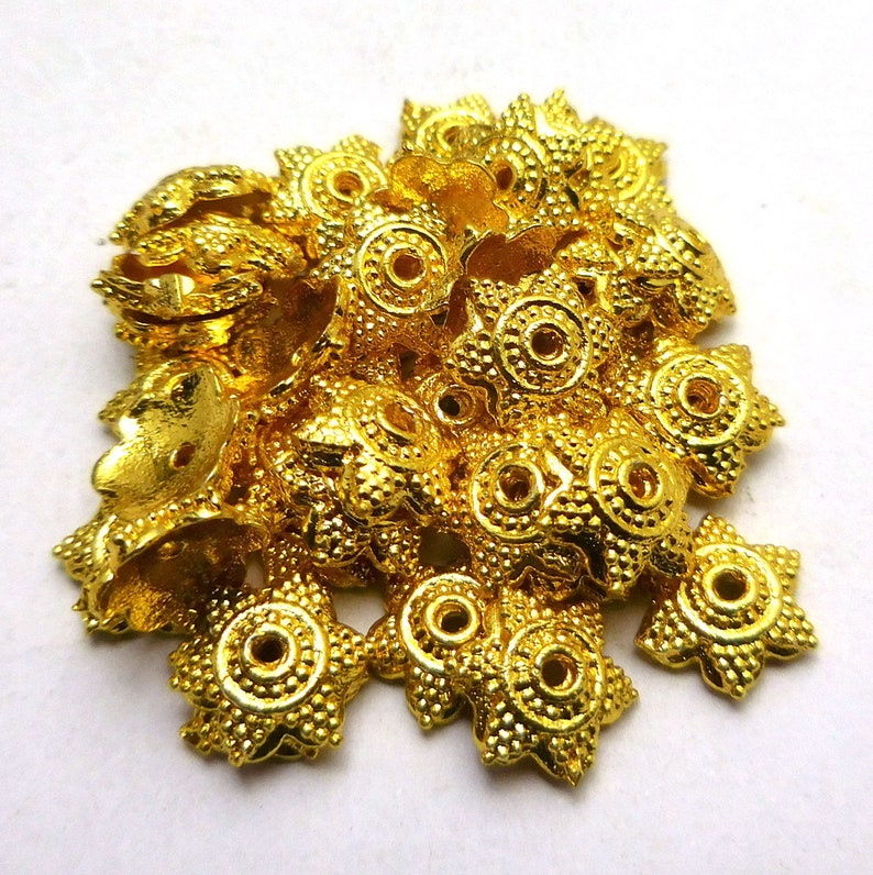 17 Pieces 8MM Bali Bead Cap Gold Plated 740