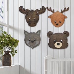 Waldtierkopf-Wandhalter: Forest Wanddekoration, 4-er Set mit Braunbär, Hirsch, Braunelch und Schwarz- und Grauwolf