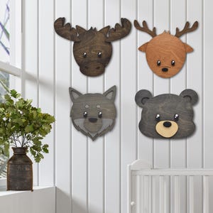 Waldtierkopf-Wandhalter: Forest Wanddekoration, 4-er Set mit Schwarzbär, Hirsch, Brauner Elch und Schwarzer & Grauer Wolf