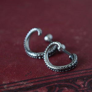 Edelstahl Oktopus Ohrringe. Tentakel Creolen. Wikinger Ohrringe