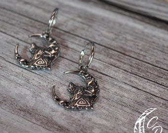 Howling Wolf & Crescent Moon Hoop Earrings – Stainless Steel
