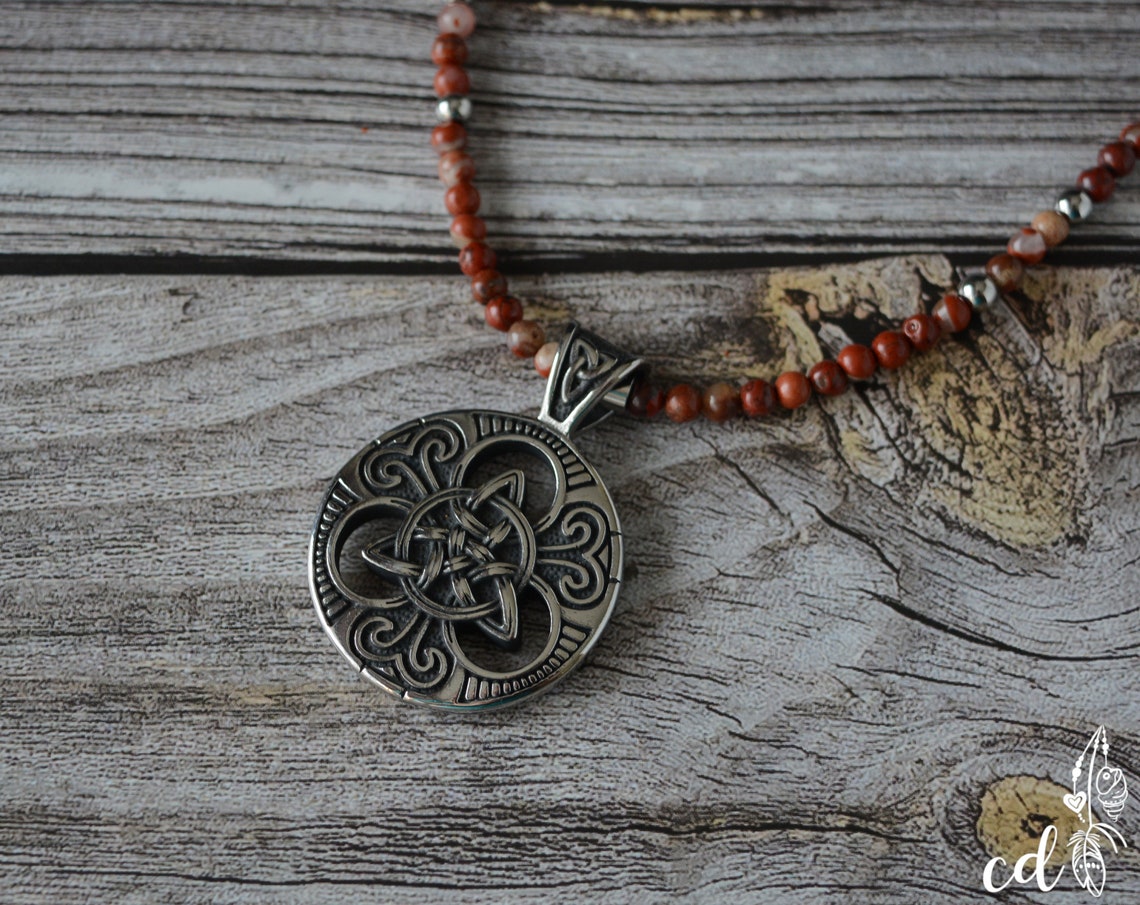 Stainless steel Dara knot necklace for men or women. Choose Etsy