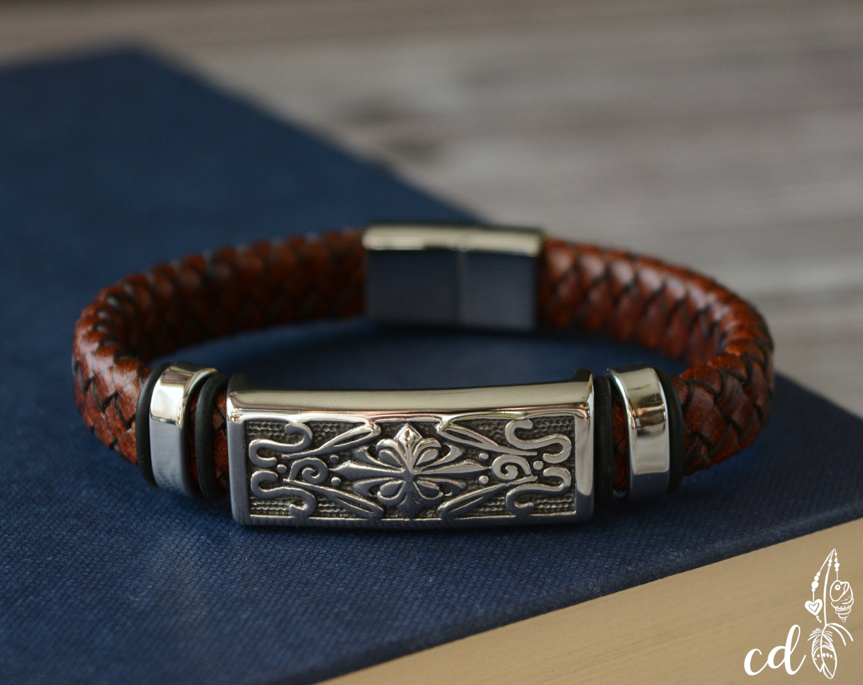 Luxurious Double Leather Bracelet with Engraving - Men - Brown - L