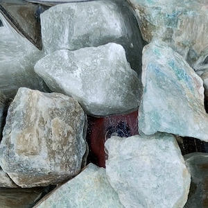 Green Aventurine Crystal, Luck, Friendship, Abundance, Tranquility, Success, Prosperity, Soothing, Healing, Balance, Harmony, Opportunity
