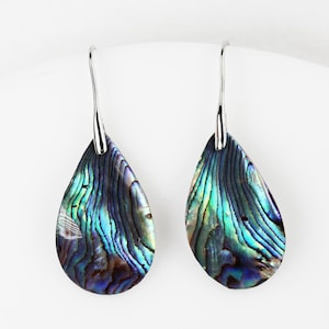 2pcs natural abalone shell pendant, teardrop shape top drilled, size 18mm*30mm, 1mm hole