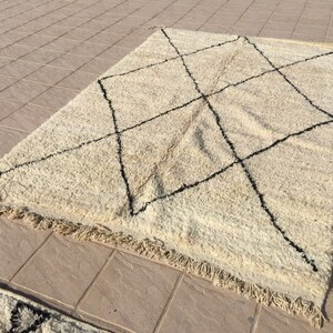 Beni Ourain Rug Carpet Handwoven, Berber, 100% Pure Moroccan Wool 2.75 x 1.75 m. image 7