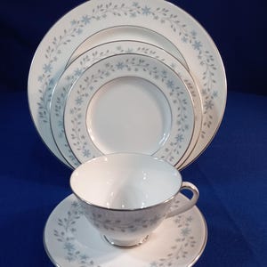 5 Piece Place Setting Chalet by Royal Doulton