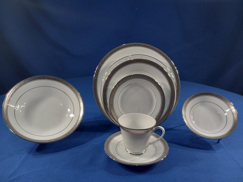 Noritake Crestwood Dinnerware - Thumbnail 4