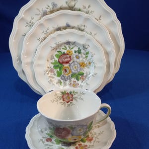 5 Piece Place Setting Malvern by Royal Doulton