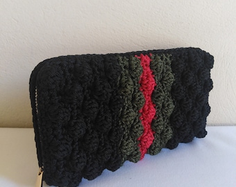 Portefeuille zippé en tricot fait main avec fentes pour cartes