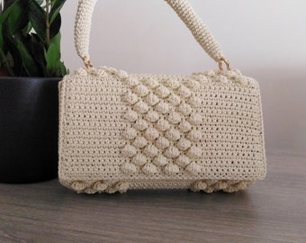 Handgemachte Handgelenk Clutch Tasche mit zentrierten Blasen, gestrickte Handtasche, gehäkelte Handgelenktasche, gestrickter Griff