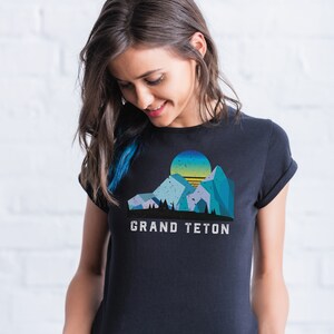 Grand Teton National Park Shirt, Outdoors T Shirt, National Parks Tee, Tetons Vintage Geometric Retro Gift Wyoming TShirt