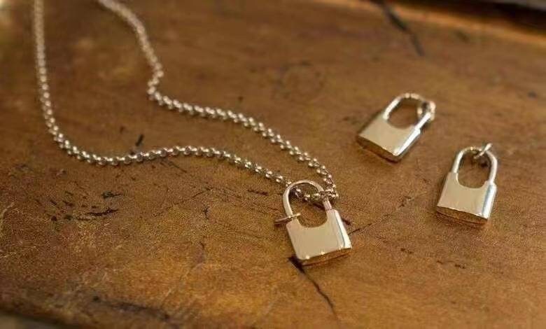 Vintage LV Lock Necklace – lojobands