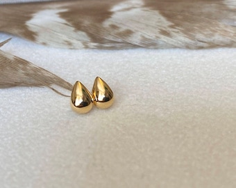 18K Gold Teardrop Stud Earring,Gold Teardrop-shape Earring,Tiny Gold Stud Earring