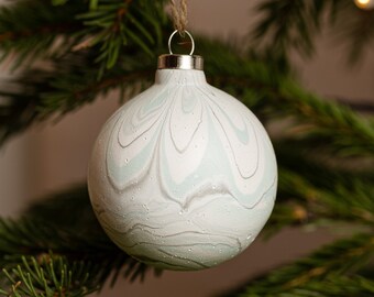 Snowfall Cotswold Bauble