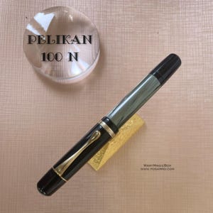 Pelikan 100 N -Vintage Fountain pen  -green marbled sleeve celluloid- gold nib F  -Excellent