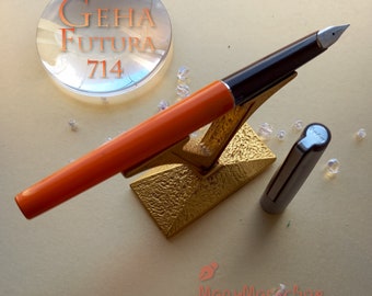 Vintage vulpen GEHA 714 Futura oranje Verchroomde metalen dop - stalen penpunt maat F - Duitsland 1975 Uitstekende nieuwstaat