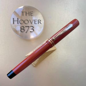 Vintage fountain pen  HOOVER 873   coral red 14k gold nib M  -Excellent  condition