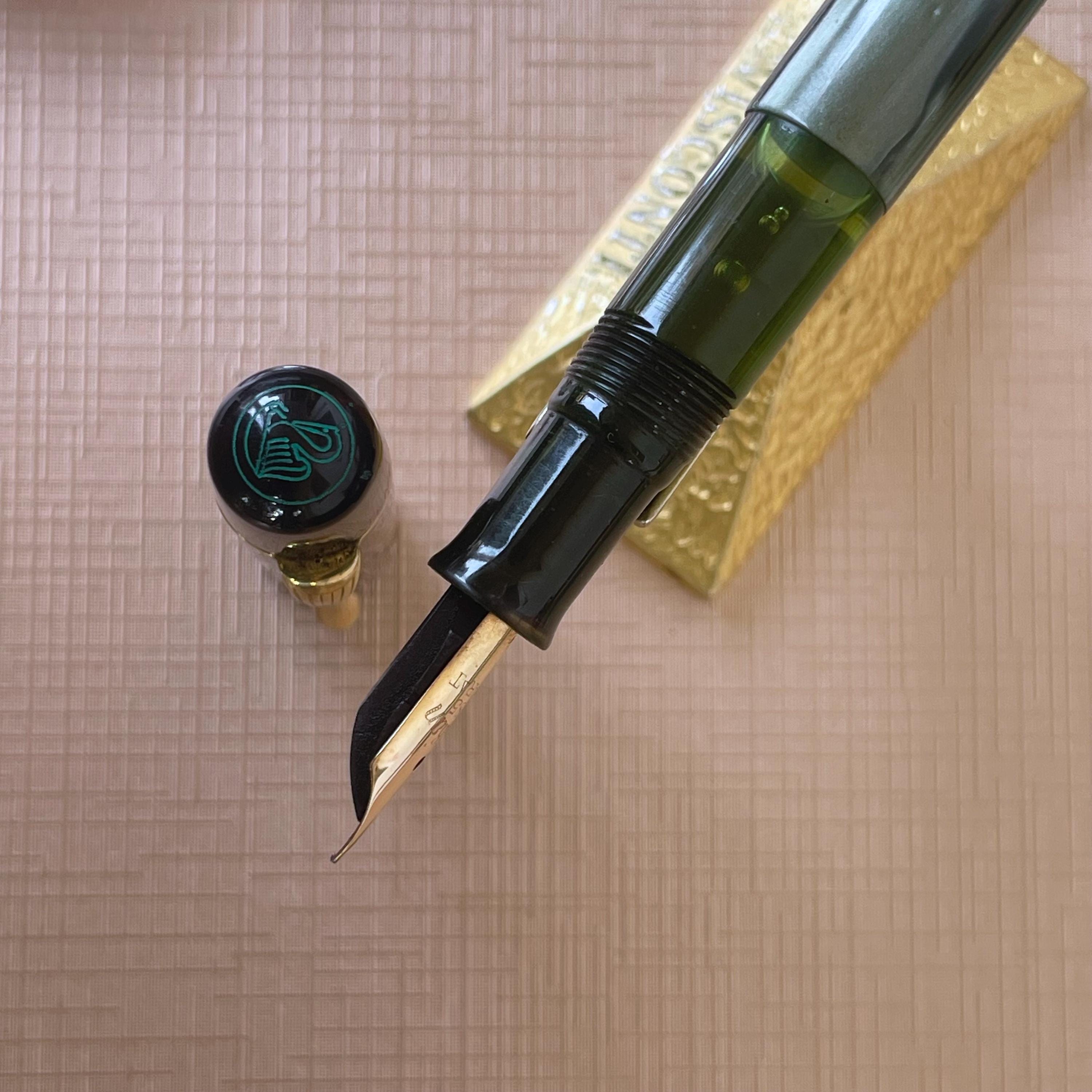 ペリカン 100 N -ヴィンテージ万年筆 -グリーンマーブルスリーブ