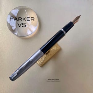 PARKER VS  Vintage  Black and lustraloy cap fountain pen original gold nib F Excellent