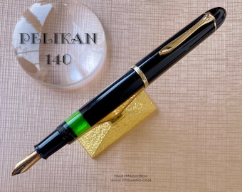 Pelikan 140-Vintage Fountain pen black cap and green Pelikan 140-Vintage Fountain pen black cap and green