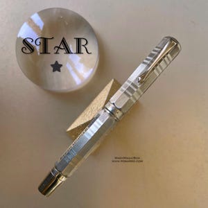 Star 18kr gold laminated Overlay Vintage Italian  fountain pen gold nib M excellent condition in original box