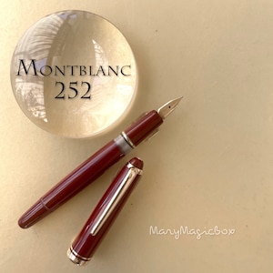 MONTBLANC 252 – Vintage-Füllfederhalter – seltenes Burgunderrot – originale Goldfeder, Größe M – ausgezeichnet in der Originalverpackung