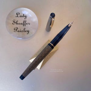 Lady Sheaffer IV Paisley - black and gold - gold nib F Excellent condition