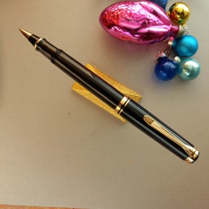 Pelikan Souverän  R 600 roller  black shiny resin Mint condition