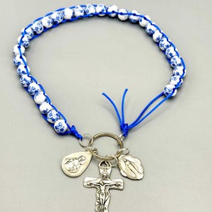 Blauw Wit Noveentracker 30 dagen Katholiek Cadeauwinkel Eucharistie Jezus Christus God Communie Vliegende Noveen Noodnoveen Gebedshulpmiddel