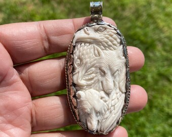 HAND CARVED NATURAL BOVINE BUFFALO BONE BEAR HEAD PENDANT HAND CARVED NATURAL BOVINE BUFFALO BONE BEAR HEAD PENDANT