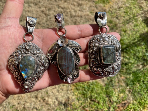 Natural Labradorite Tibetan Silver Pendant With Gemstone Healing