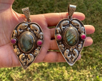 GEM-inside Semi Ruby Blue Glass Antiqued Tibeten Silver Ring Earrings Pendant GEM-inside Semi Ruby Blue Glass Antiqued Tibeten Silver Ring Earrings Pendant