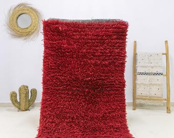 Vintage Red Moroccan Rug: Berber Hand-Knotted Wool Shag (83x135 cm)