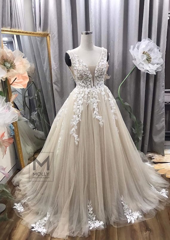 white christmas dresses Wedtrend Women Bridal Dress Ivory A Line V-Neck Sweep Train Tulle Wedding Dress with Lace, Ivory+Champagne / US26W main image 0
