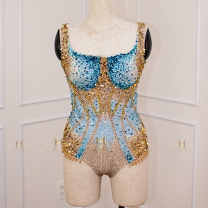 Conjunto completo Versión dorada Traje de cuerpo con cuentas Disfraz de cosplay - Inspirado en el mono