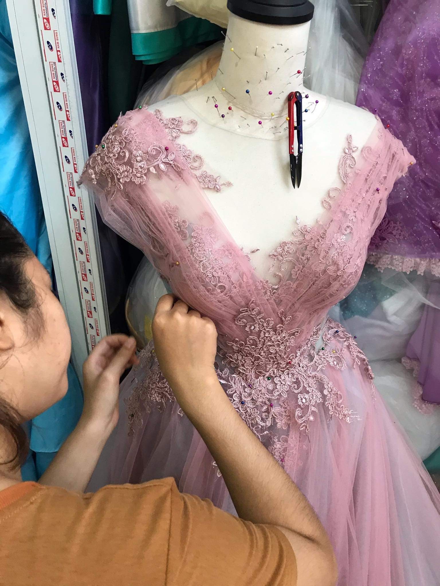 Pink rose prom dress 2025
