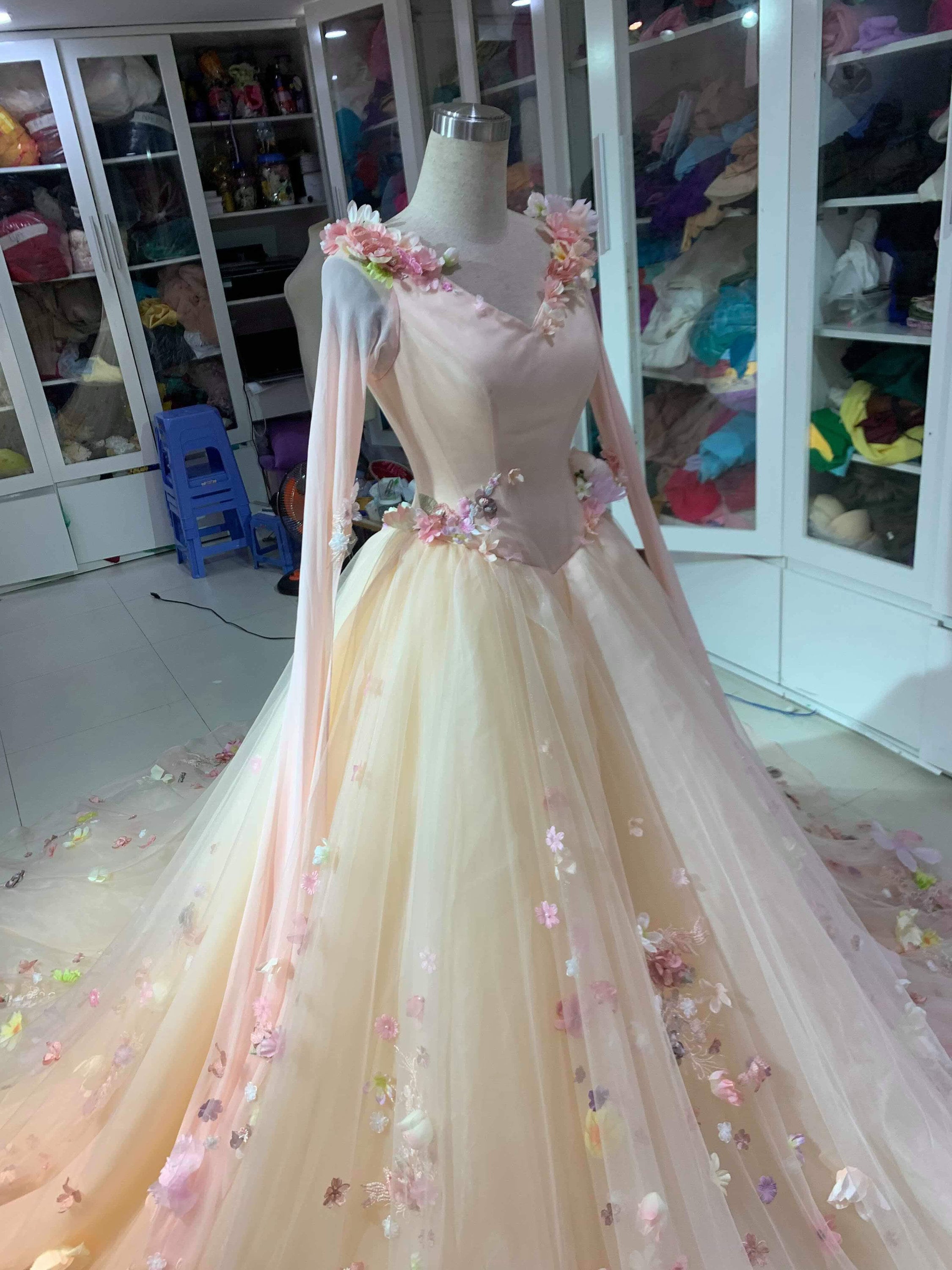 modern elegant wedding dress Margot by Vittoria Soltero | Gown Color:Polka Dots mainfabric_lace Tulle midi dress- Black This exquisite wedding dress