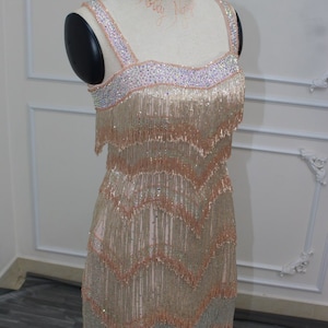El vestido dorado inspirado en la costura completa - Disfraz de cosplay