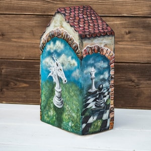 Schach kleines Holzhaus, handbemalt, surreale Kunst, Schachspieler Geschenk